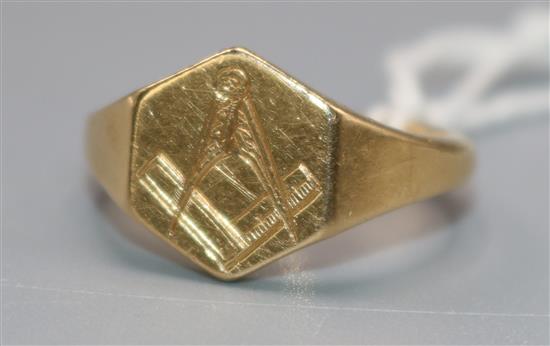 18ct gold masonic ring